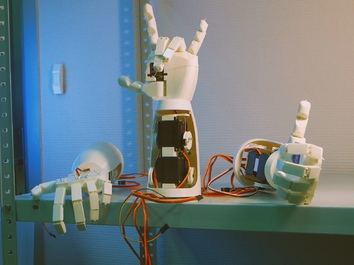 Ресурсный набор «Система управления макетом бионической руки»